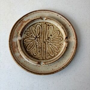 VTG‎ Studio Pottery Ashtray Signed Speckled Stoneware Floral Daisy Brown Rustic
